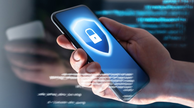 mobile phone cybersecurity threat notification